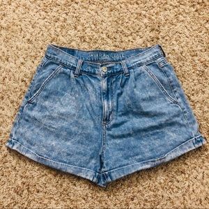 **SOLD***** American Eagle Denim Mom Shorts Size 6